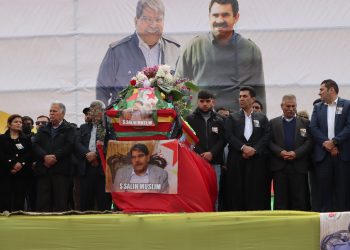 حين يرحل الرجال الكبار يبقى الطريق شاهداً والذاكرة حارسة للنضال