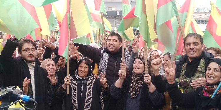 محلل سياسي: على الكرد تعزيز وحدتهم لحماية مكتسباتهم