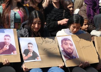 في عيد نوروز… نساء قلوبهنَّ معلّقة خلف القضبان