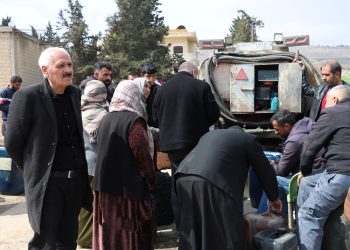 أزمة محروقات خانقة في كوباني تتصاعد مع استمرار الحصار