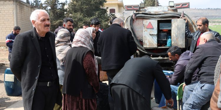 أزمة محروقات خانقة في كوباني تتصاعد مع استمرار الحصار