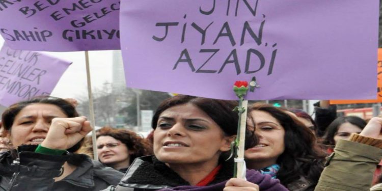 من الثورة الإيرانية إلى “المرأة.. الحياة.. الحرية”  التحولات المعاصرة في روجهلات كردستان ـ3ـ