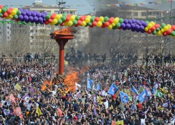 نوروز الكردي بين الأسطورة والسياسة.. عيد يُعيد تعريف الهوية