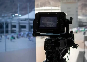 بين الكرامة الإنسانية وخوارزميات الانتشار.. معركة المعنى في زمن المحتوى السريع