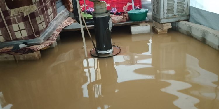 أمطار غزيرة تفاقم معاناة مهجري سري كانيه في المخيمات