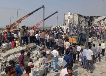 مقتل أكثر من ألف مدني وتنديد واسع بقصف مدرسة للبنات في إيران