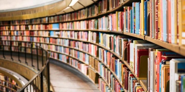 قراءة في النقد العملي.. بين اللونين الأبيض والأسود ـ1ـ