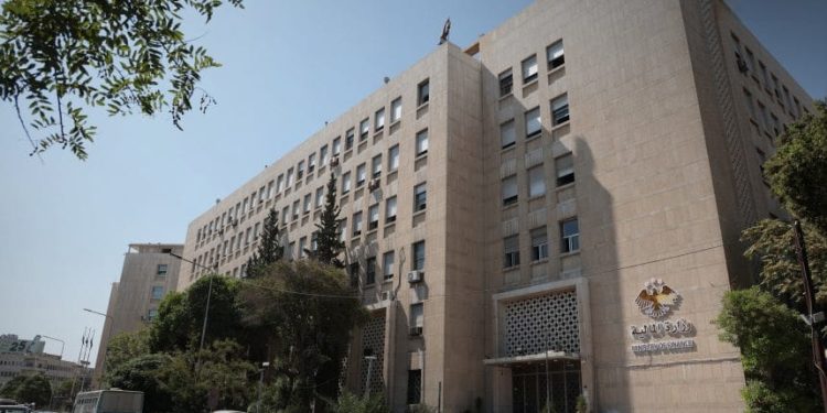 تدهور الخدمات في مناطق الحكومة المؤقتة يعمّق معاناة الأهالي
