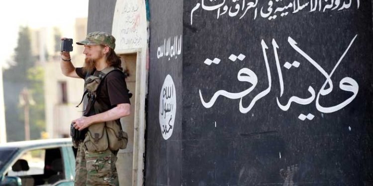 ماذا يحدث في الرقة والطبقة ودير الزور بعد انسحاب قوات سوريا الديمقراطية منها؟