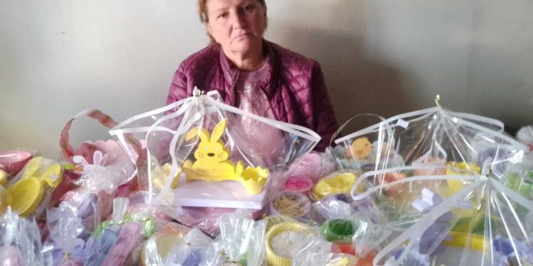 مع اقتراب عيد الأكيتو … نساء سريانيات يحيين التراث بمعرض للأعمال اليدوية في الحسكة