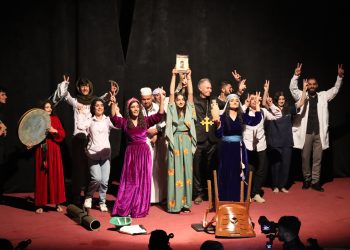 المسرح الكردي يحيي يومه العالمي بعروض جديدة