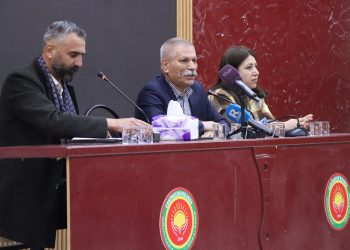 محاضرة لجامعة روج آفا حول الاندماج الديمقراطي