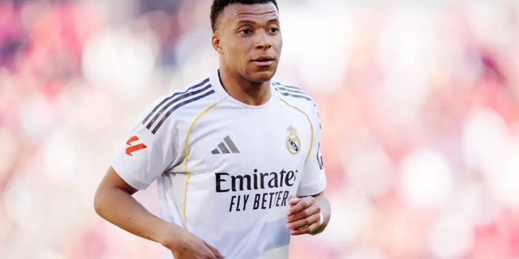 لغز مبابي في ريال مدريد.. حلٌ سحري أم أزمة فنية ونفسية؟