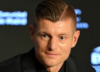 كروس: بايرن وباريس يدافعان أفضل من برشلونة.. وتحولات المباراة أذهلتني