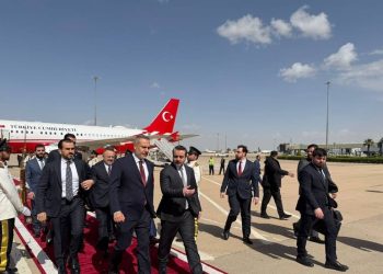 بين دمشق وكييف… صفقات خفية تعيد رسم النفوذ وتكرّس الوصاية التركية