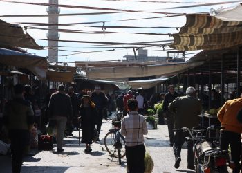 قرار إزالة الشوادر يثير استياء الباعة بقامشلو والجهة المعنية توضح