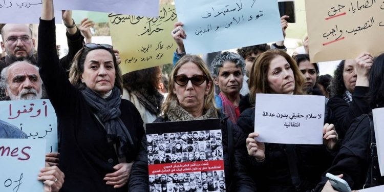 المرأة في مناطق النزاعات المسلحة بين انعدام الحماية وتفاقم المخاطر
