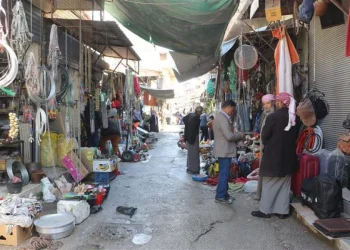 زقاق صغير يحمل تاريخاً من التعايش والتجارة