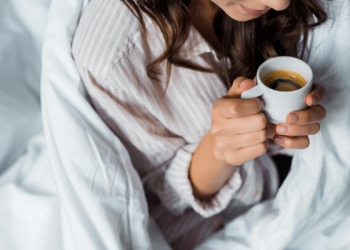 أربع عادات صباحية قد تقلل من فاعلية أدويتك