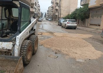 البدء بأعمال ترقيع إسعافية للطرق المتضررة في قامشلو