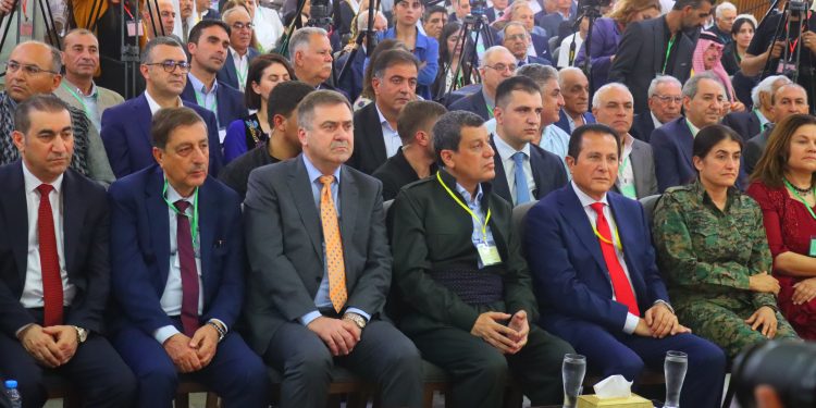 بعد عام على كونفرانس “وحدة الموقف والصف الكردي”.. ما المهام التي أنجزتها الأحزاب الكردية في روج آفا..؟!