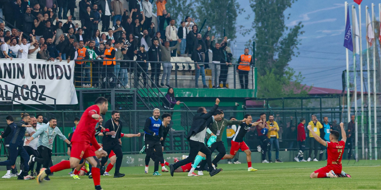 “آمد سبور” يدون التاريخ ويصعد إلى الدوري التركي الممتاز رغم كل التحديات