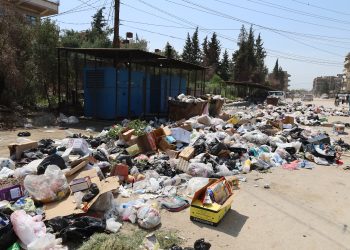 أزمة تراكم النفايات في قامشلو بين شكوى الأهالي وردّ البلدية