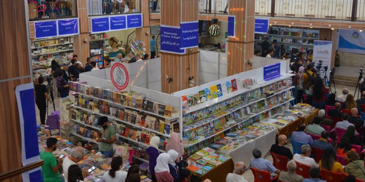 أزمة القراءة في مقاطعة الجزيرة بينَ الشحِّ الأدبي وانتشار “التواصل الافتراضي”
