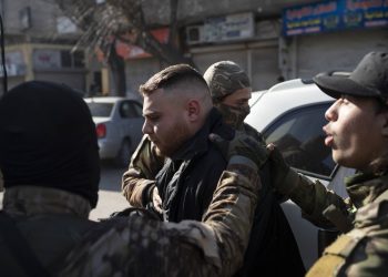 بين “اجتثاث الفلول” وإعادة تدوير البعث… هل تعيد الحكومة المؤقتة إنتاج عقلية النظام السابق؟