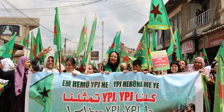 صحفية يمنية: تجربة وحدات حماية المرأة في سوريا نموذج لتمكين النساء وصناعة التغيير