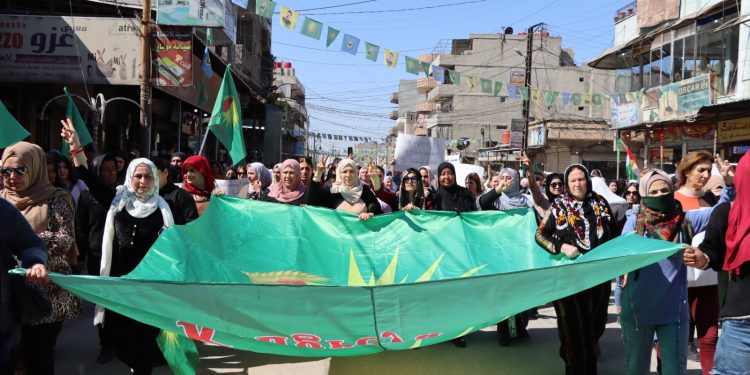 نساء روج آفا: المشاركة الفعلية للمرأة وصون حقوقها ضمان سوريا ديمقراطية
