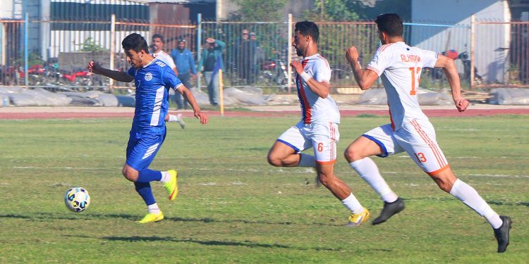 أزمة ثقة تضرب الكرة السوريّة… من المسؤول: اللاعب أم الإدارة؟