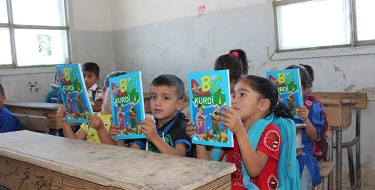 اللغة الكردية.. سؤال البقاء في زمن العولمة والصمت