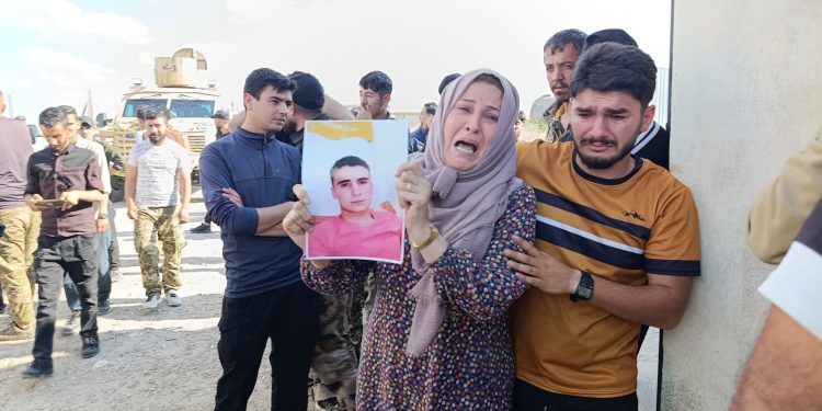 أسرى محررون يكشفون انتهاكات سجون الحكومة المؤقتة ويطالبون بإطلاق سراح من تبقى خلف القضبان