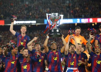 برشلونة يهزم ريال مدريد في الكلاسيكو ويحسم تتويجه بلقب الدوري
