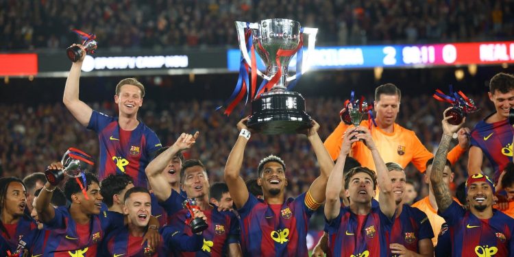 برشلونة يهزم ريال مدريد في الكلاسيكو ويحسم تتويجه بلقب الدوري