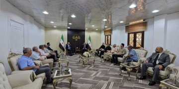 محافظ الحسكة يبحث مع المسؤولين في الرقة عودة النازحين الكرد