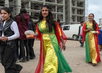 “شال وشبك”.. حين تروي الثقافة الكردية تاريخ الأجداد