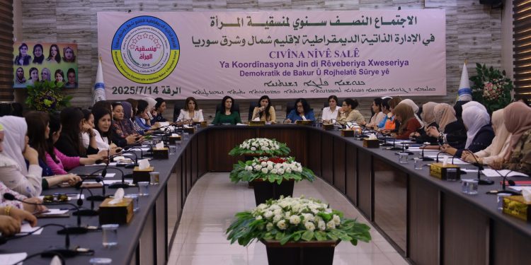 نساء يؤكدن تمسكهن بحقوقهن ودورهن في بناء مستقبل سوريا