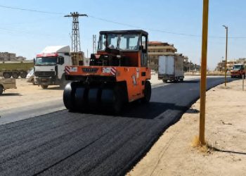 إنجاز 15 ألف متر مكعب من المجبول الأسفلتي لتأهيل الشوارع في الحسكة