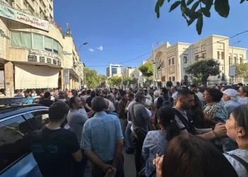 اعتصام أمام مجلس الشعب بدمشق يطالب بتحقيق العدالة وتحسين المعيشة
