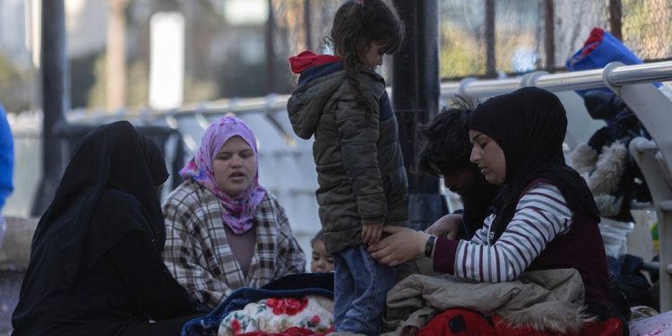 لبنان.. النساء في قلب الأزمة النزوح والحرب يهددان الصحة والأمان