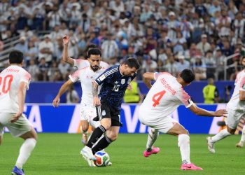 ميسي يحطم رقماً قياسياً بركلة حرة ساحرة في شباك الأردن