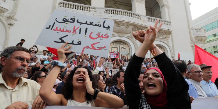 دور الاستبداد في تشويه أخلاق العباد