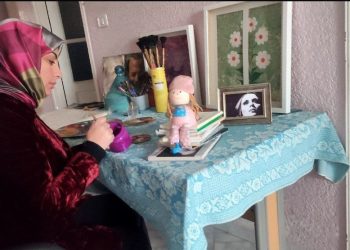الإيبرو عند فنانة تونسية.. رسالة جمال وحكاية الشغف بالريشة