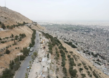 سوريا بعد عام ونصف… وطنٌ يزداد فقراً وأسئلةٌ تزداد ثقلاً