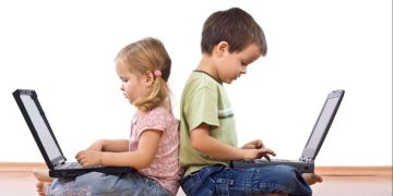من سرق ذكريات أطفالنا؟