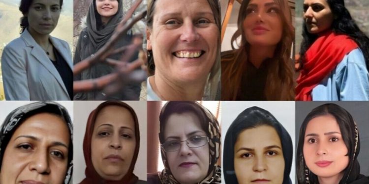 إضرابات عن الطعام وعقوبات مشددة في سجن إيفين احتجاجاً على الإعدامات