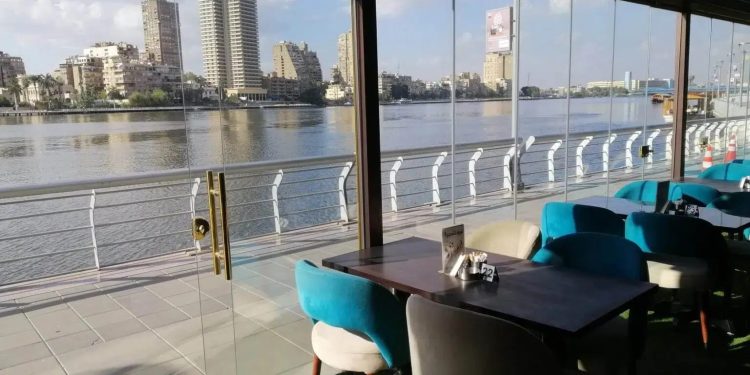 صمت يصرخ بالذكريات 