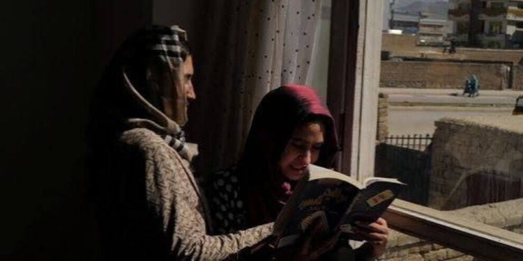 أزمة حقوق المرأة في أفغانستان تتعمق مع استمرار القيود والانتهاكات